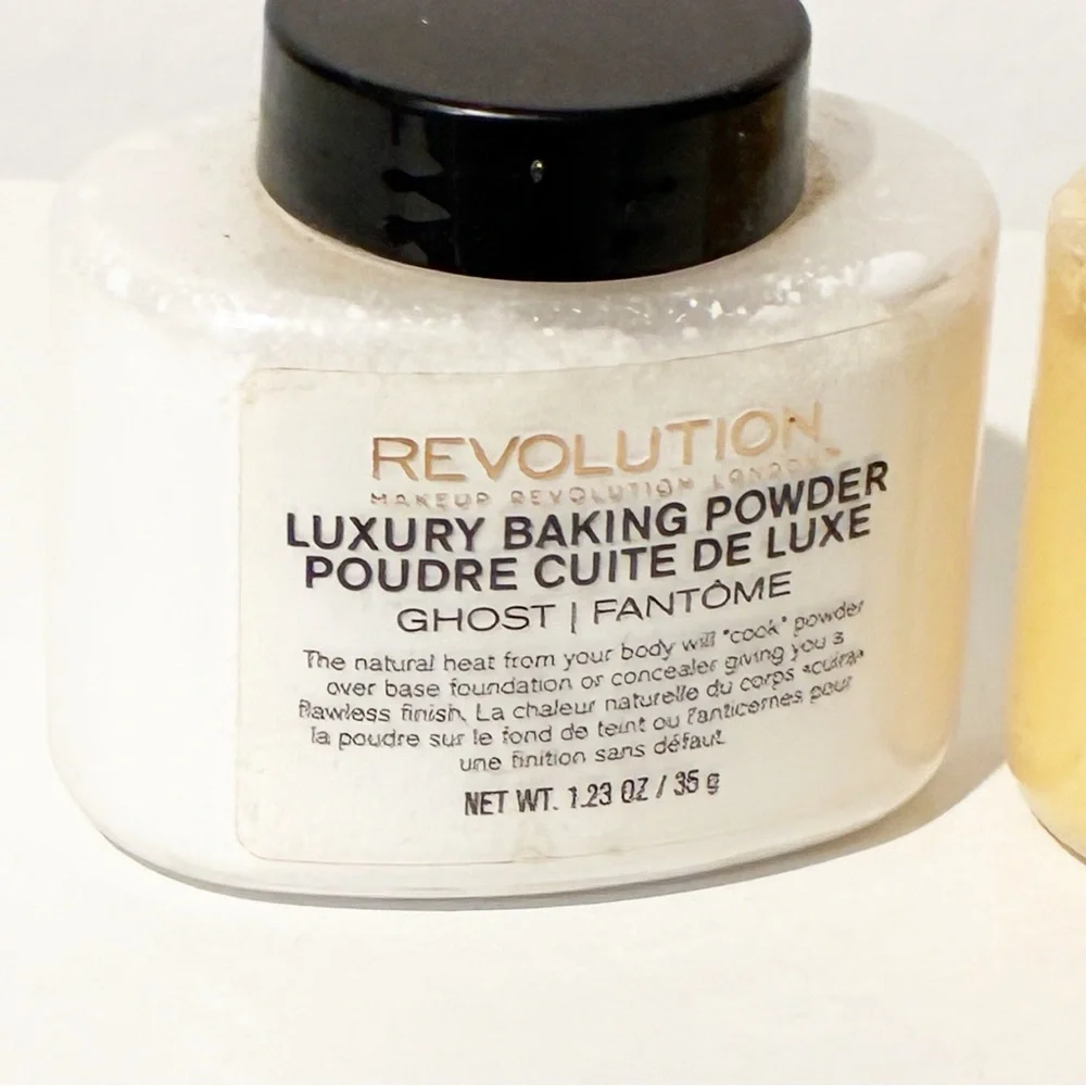 Makeup Revolution Loose Setting Baking Finishing Face Powder Mattifying Lot of 2